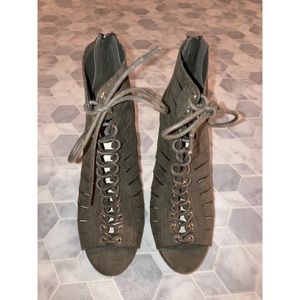 NWT Forever 21 Olive Open Toe Pumps